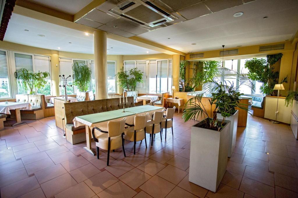 Rooms Margarita Stobrec Bagian luar foto